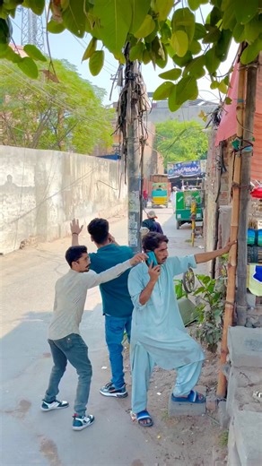 QN Pranks on Instagram: "Mobile prank🤣#funny #prank #reel #viralreels #entertainment #funnyvideos #foryou"