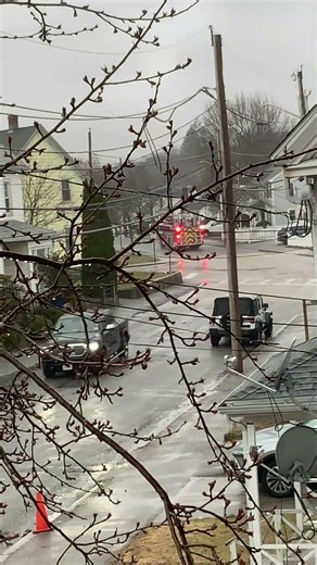 Quincy ma fire department ladder 1 responding to a fire alarm