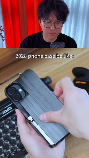 Phone Case Transforms into Selfie Stick: Trash or Gold?