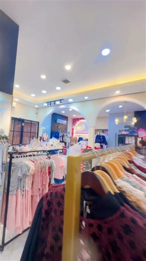 GASSS KELA BESTI…. TEMPAT BELANJA TERNYAMAN,DENGAN SENYUM KARIAWAN SAMPE KE KUPING 🤣🤣🤣 ANTI PELAYANAN PERENGAT PERENGUT ,ANTI PELAYANAN NGEBUNTUTI PELANGAN 😭🙏🏻 Maps : https://www.google.com/search?sca_esv=477fbb8c9f03b619&rlz=1CDGOYI_enID1089ID1089&hl=id&sxsrf=ANbL-n4DFB_3-s6TRR4eyV_suhuC4I_ZlQ:1772316839849&kgmid=/g/11q4m3d8g1&q=Modis Store Palembang&shndl=30&source=sh/x/loc/act/m1/3&kgs=93037767a6f2b3e8 #fypjangkauanluas | Vii Modis'home Palembang