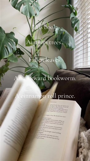 This book. She has promised to help him find his fated mate. She’s got to break the curse. Book is Woven by Gold by Elizabeth Helen 🌹🍁#cinnamonrollmmc #fatedmates #booktropes #romancebooktok #booksfyp