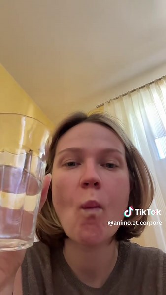 come with me to my doctor’s appointment 🤰🍼 upd: I didn’t get a call — so I guess I’ll go eat my Toblerone now