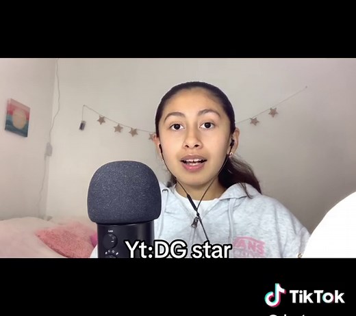 Hot Cheeto Girl ASMR Roleplay Mukbang at Wingstop