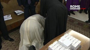 257K views · 2.6K reactions | Impactante gesto del Papa: besa los pies de los líderes enemigos de Sudán del Sur ¡La nueva app Rome Reports ya está disponible! Descarga la app: Android: https://bit.ly/2taaX7f Iphone: https://apple.co/2UHOtpK | ROME REPORTS en español | Facebook