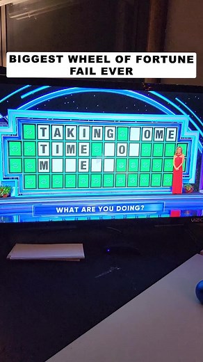 Biggest fail I ever seen on wheel of fortune... #wheeloffortunefail #wheeloffortune #fail #gameshow #funny #fyp