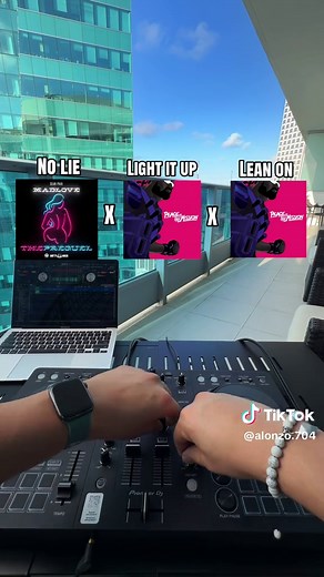 2016 summer vibes for this winter freeze! No lie (@Dua Lipa) x Light it up (@MAJORLAZER) x Lean on (@DJ Snake) #fyp #2016 #dj #majorlazer #djsnake