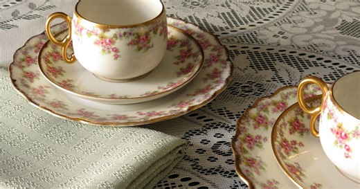 La porcelaine de Limoges : un antiquaire révèle la valeur de la vaisselle de nos grands-parents