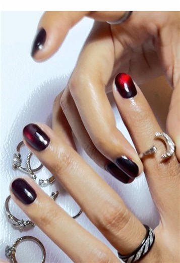 POV: Everyone’s current obsession. 💿✨blood cat eye!! 📍 doolyn house, jl. pucang anom 52 🕒 open: 12.00 - 20.00 #surabayanailart #nailartsurabaya #nailartindonesia #nailart #cateyenails