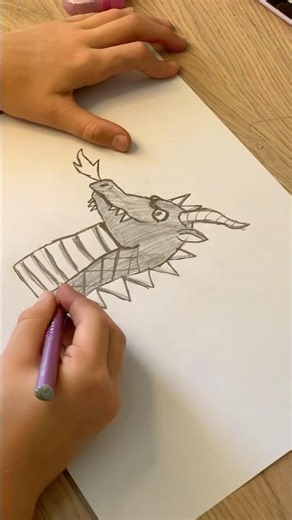 Drawing a dragon🐉