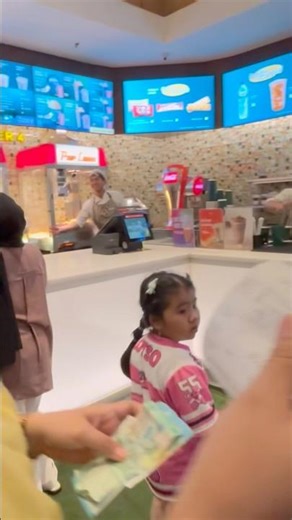 KHAYRA JAJAN MUKBANG POP CORN DI BIOSKOP XXI & JAVA TEA 🥳 #holidayswithyoutube #shorts #fyp