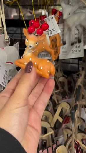 4.3K views | The ultimate holiday win: a Christmas DIY that is both budget-friendly AND incredibly easy to pull off! Get maximum festive impact without breaking the bank or spending hours crafting. ✂️ #ChristmasDIY #EasyCrafts #BudgetDecor #AffordableHolidays #SimpleDIY #QuickCrafts #FestiveHacks | Home Decor Magic | Facebook