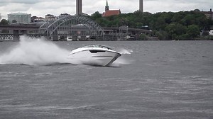 Det finländska varvet gör konstgjord andning på en gammal modell och sjösätter nya 800 DC. Håller den måttet?🧐🇫🇮 Se hela testen!➡️ https://bit.ly/2P3uUbR | Skippo.se