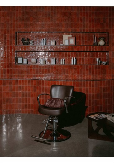 Come along for a little tour of le salon ✨ This space was thoughtfully designed to be multifunctional—whether you’re looking for a new spot to get a Brazilian blowout, cut, or color with our talented stylists, need a place to get ready before a photoshoot, or want a standalone backdrop for your content. The possibilities are yours to create. Le Station is all about helping you maximize what you can accomplish in a single session while creating a seamless, elevated experience. We know how much go