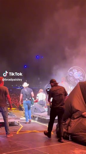 officialbradpaisly (@officialbradpaisly)’s videos with original sound - officialbradpaisly