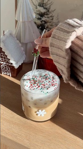 sugar cookie syrup for lattes 🍪☕️ #coffee #latte #syrup #recipe #christmas #asmr #shorts #yum