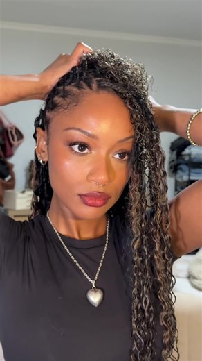 Finally tried the viral miracle knots and I’m never looking back! #ad @HotBraids full tutorial on my YouTube channel