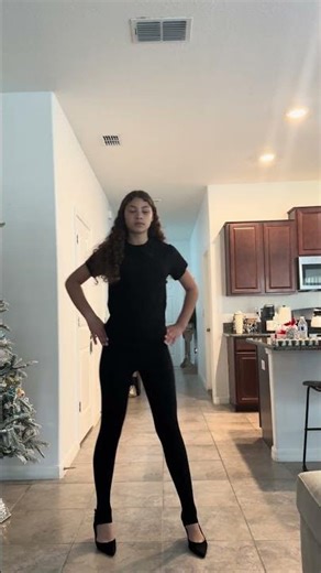 Aaliyah Peace - Model Walk