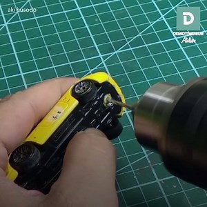 Ce passionné de voitures de course miniatures customise une Ferrari 250 LM ! | Demotivateur Atelier