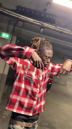 Vidéos de CLIVE 🇸🇳 (@clive_off) avec son original - chico69