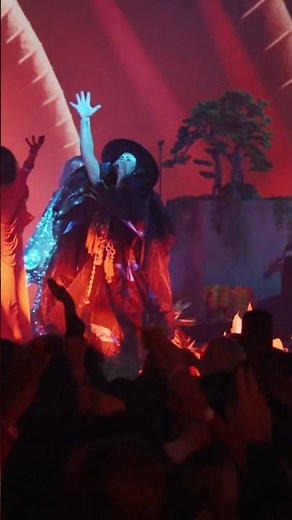 We Are The People live at Cercle Odyssey #empireofthesun #cercleodyssey #concert