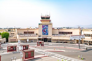 Burbank airport without air-traffic controllers for hours amid staffing shortage
