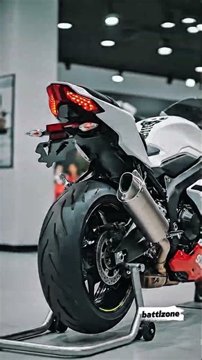 2026 Suzuki GSX-R1000 UNLEASHED 😱 | Superbike Killer with Extreme Power & Tech!