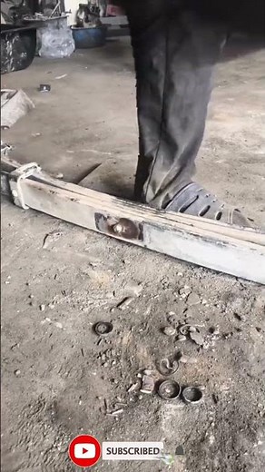 Broken Leaf Spring Pack! Heavy Truck Suspension Repair