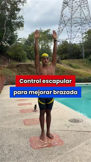 ¿Sabías que una buena brazada empieza en la escápula? 👀 Con el Scapula Slide aprendemos a activar y controlar esta zona para nadar con más eficiencia, mejor técnica y menos desgaste en los hombros. Pequeños detalles que marcan grandes diferencias. | Caimanes San Silvestre