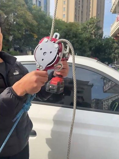 CCD Drill Powered Pulley: Revolutionizing High-rise Lifting!