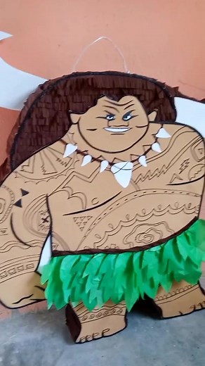 Creativa piñata de Maui personalizada para tu fiesta temática