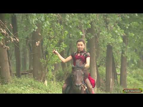 湘燕美女骑马之旗袍高跟鞋Chinese girls riding high heels
