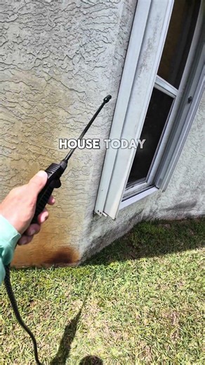 My GO TO chemical for rust removal 🤯 #pressurewashing #softwashing #powerwashing #rustremoval