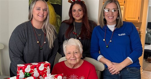'I couldn't do this alone': Santa's Senior Helpers spreading holiday cheer
