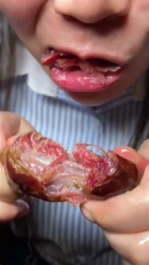 排骨香肠手工制作，没有添加剂防腐剂 来哦 吃排骨香肠了哦#素山元农家烟熏排骨香肠#妈呀太香了 #四川特色美食