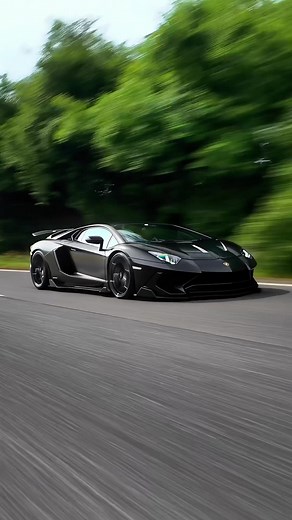 Lamborghini Aventador SV: Sound and Performance