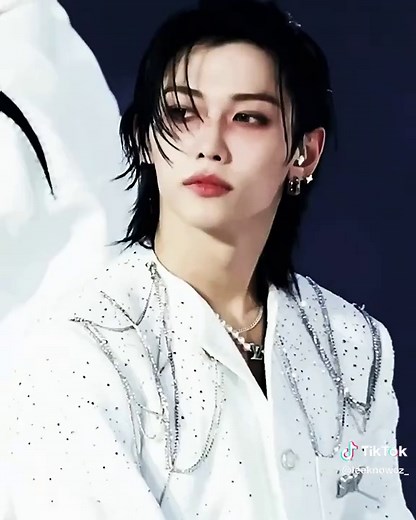 tleeknowsaurus no TikTok