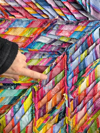Creating a Stunning Luminary Quilt with Colorful Fabrics