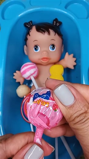 Satisfying ASMR Lollipop Experience