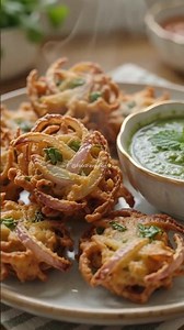 Crispy Onion Pakoda 😍 | Perfect Rainy Season Snack 🌧️ | Easy Onion Bhaji Recipe #shorts