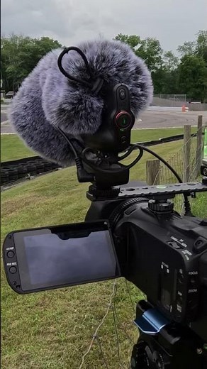 Canon Vixia HF G70 JOBY Wavo PRO DS Professional On-Camera Directional Shotgun Microphone