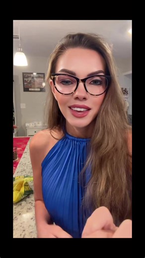 43K views · 708 reactions | Restaurant salads just taste better! Let me help you make your at home salad just as delicious, so you can enjoy more delicious and nutritious salads at home 﫶 #recipe #eatingwell #salads #plantbased #tipsandtricks | Pharmacist Jamie | Facebook