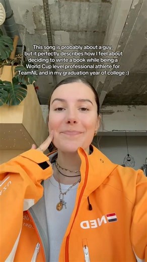 What is a social life? Hahaha ha ha😭 #writing #booktube #bookworm #bookish #yafantasybooks #books