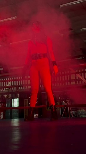 DIY WWE Kane Costume - Easy DIY Wrestling Outfit Ideas