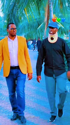 #Muqdisho Agaasime Shiine Wadani oo soo kabasho Caafimaad u joogaa magaalada Muqdisho ayaa Nasiino iyo Jawi badalasho u tagay #Beerta_Xoriyada, Waxaana Muqaalka ku weheliya Abdiwali Adan. Follow garee Wadani Media | Wadani Media