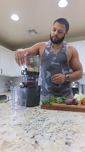 890K views · 9.5K reactions | My go-to multivitamin juice using the best #kuvingsjuicer 凌塞 #multivitamins #juicerecipes | Chef Jefe | Facebook
