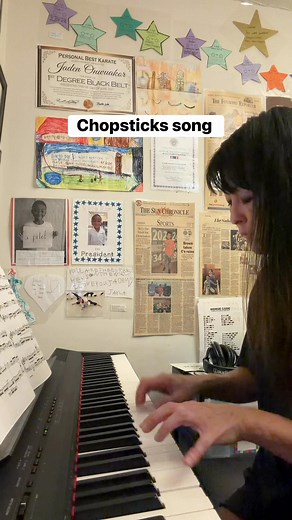 Chopstick song #piano #chopsticks #lifestyle #music #musician #pianist | Juri Love | Facebook