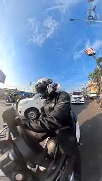 Part 1 Bantu Ambulance terjebak macet di Graha Ciledug #ambulance #emergency #motovlog #insta360