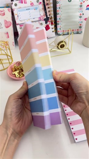 Making a DIY Weekly Notepad 🌈✨📋 With Days and a long todo list at the back ✍️