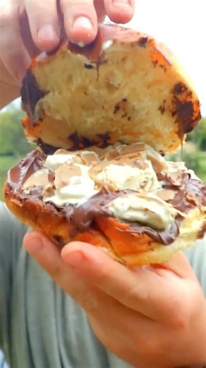 That ice cream chocolate spread combo though #satisfying #foodshorts #chocolate