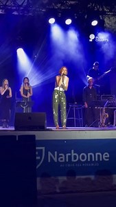 🎶✨ Natasha St-Pier en concert au festival ELIZIK à Narbonne. @natashastpier Dans le cadre magique du Théâtre de la Nature, Natasha St-Pier a offert un concert en plein air tout en émotion et en générosité. Une voix, des chansons, un moment suspendu sous les étoiles. 📸 Retour en images sur ce joli moment musical. 👉 #PureShort #Purecharts #Bestimage #NatashaStPier #ELIZIK #Narbonne #ConcertPleinAir #ChansonFrançaise #liveemotion | Purecharts
